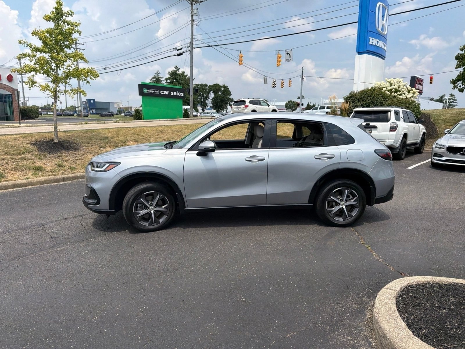 Used 2025 Honda HR-V EX-L image 12