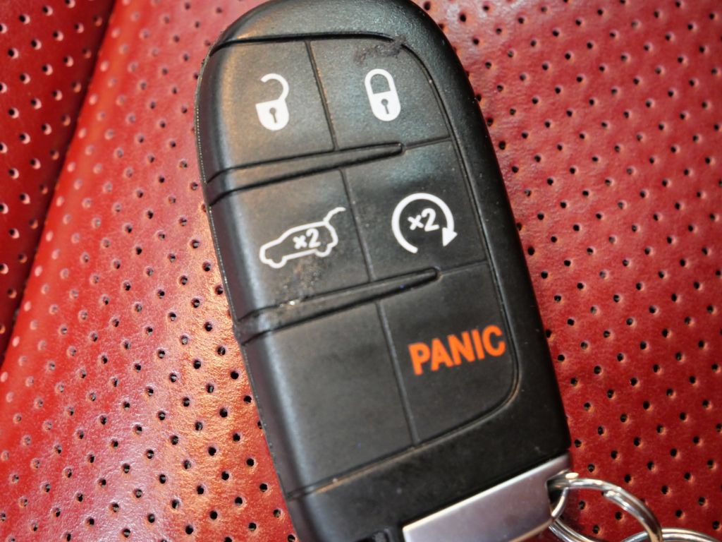 Used 2022 Dodge Durango R/T w/ Tow 'N Go Package AWD/4WD image 30