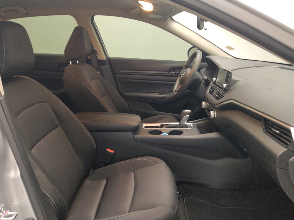 Used 2024 Nissan Altima 2.5 S FWD image 21