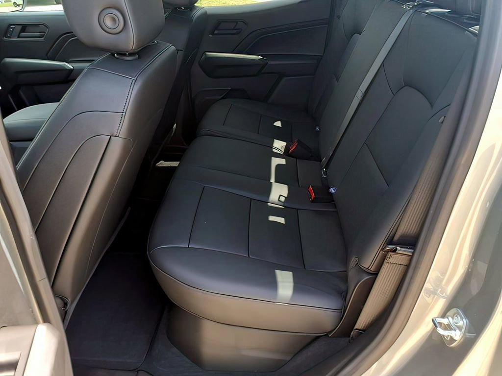 Used 2025 Chevrolet Colorado Trail Boss AWD/4WD image 19