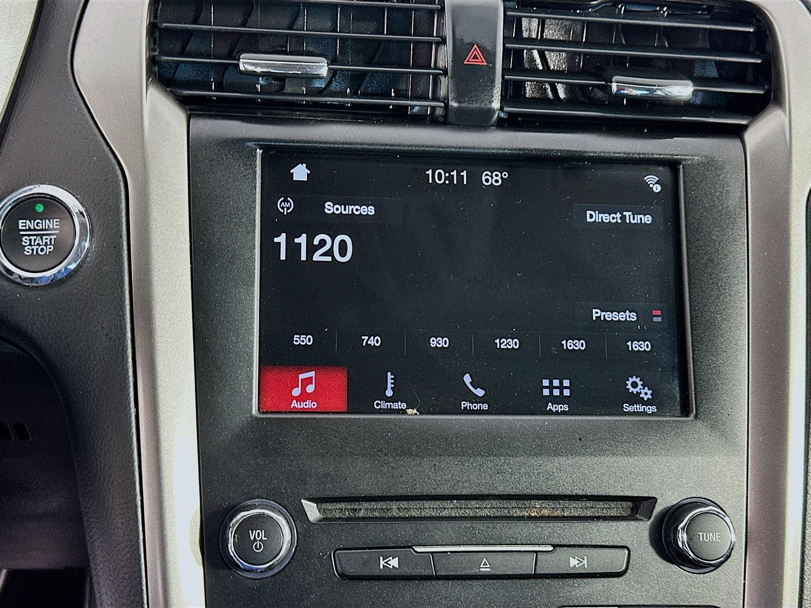 Used 2017 Ford Fusion SE w/ Fusion SE Technology Package FWD image 14