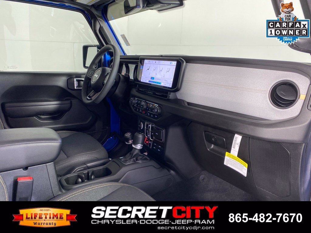 Used 2025 Jeep Gladiator Mojave AWD/4WD image 32