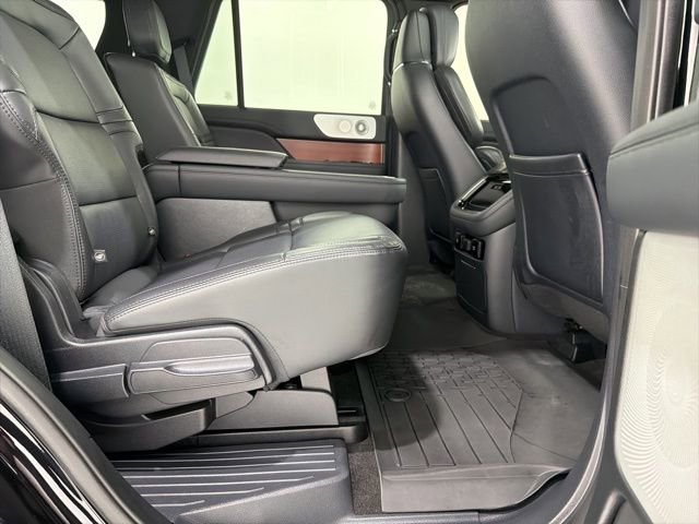 Used 2022 Lincoln Navigator Reserve AWD/4WD image 25