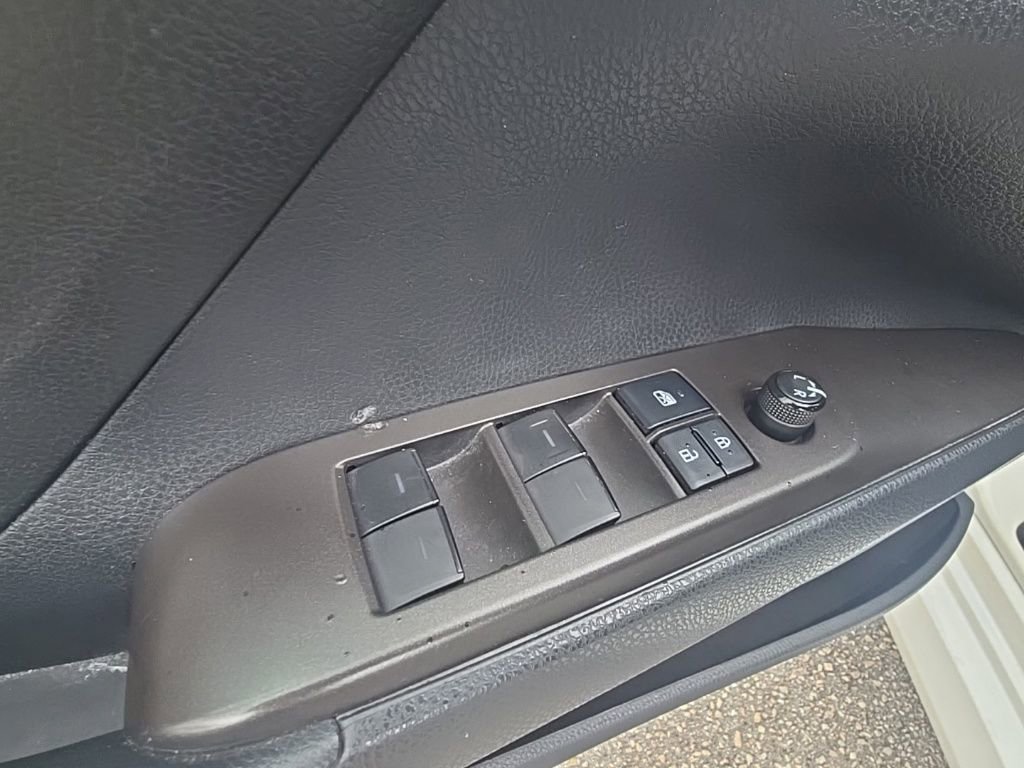 Used 2022 Toyota Camry LE image 12