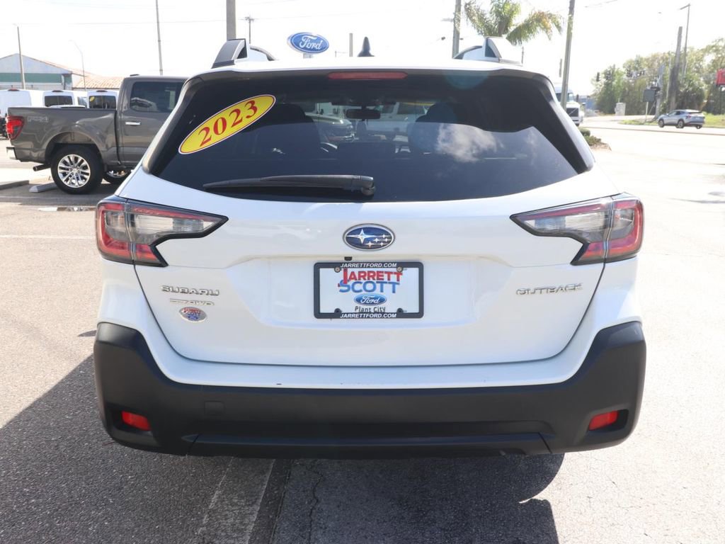 Used 2023 Subaru Outback Premium image 10