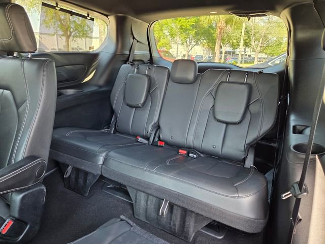 Certified 2020 Chrysler Pacifica Touring-L w/ S Appearance Package image 13