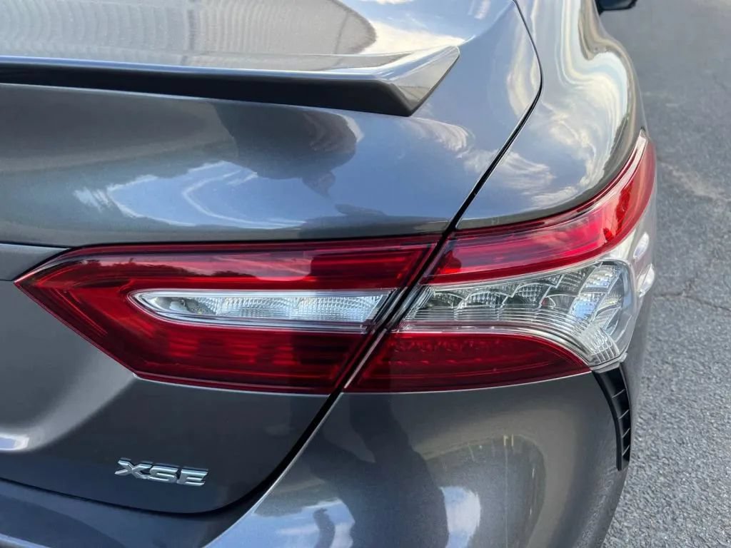 Used 2018 Toyota Camry XSE FWD image 35