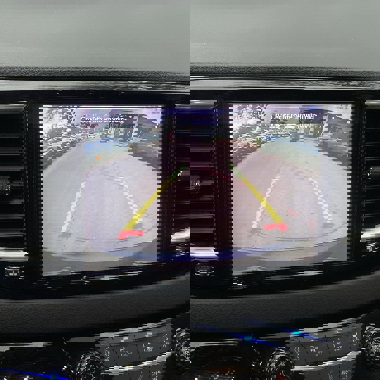 Used 2023 Chrysler Pacifica Touring-L image 18