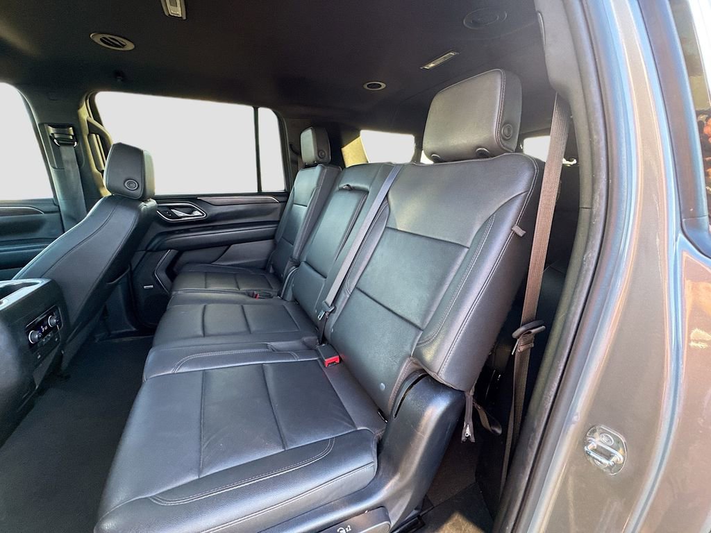 Used 2023 Chevrolet Suburban LT image 24