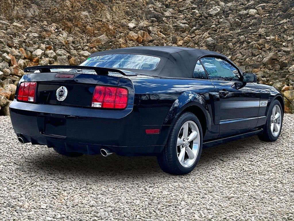 Used 2009 Ford Mustang GT Premium image 2