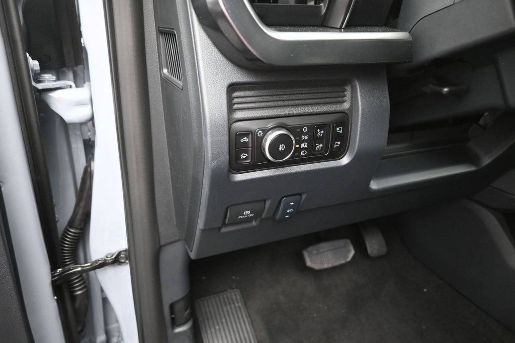 New 2026 Ford F250 Lariat w/ Black Appearance Package AWD/4WD image 13