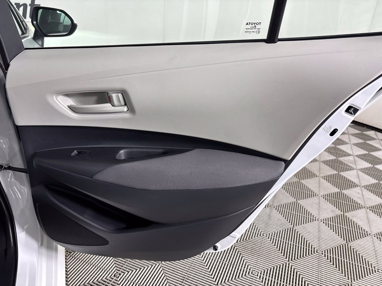 Used 2025 Toyota Corolla LE FWD image 26
