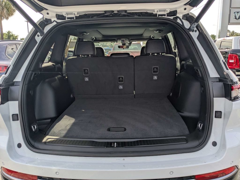 Used 2026 Jeep Grand Cherokee Limited RWD image 10