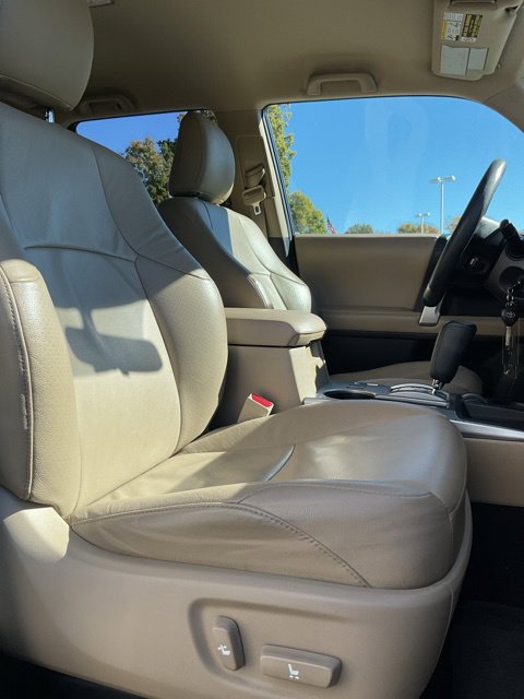 Used 2011 Toyota 4Runner SR5 RWD image 17