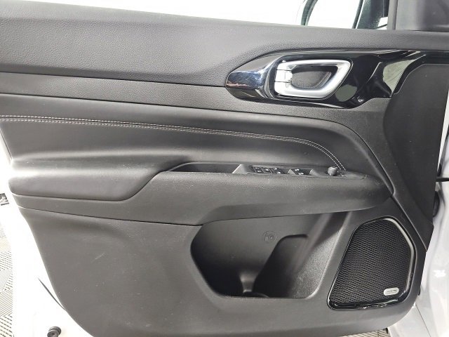 Certified 2024 Jeep Compass Limited w/ High Altitude Package image 11