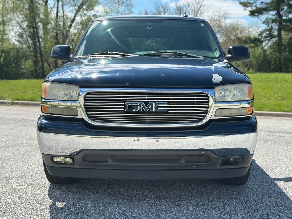 Used 2005 GMC Yukon SLE w/ Cargo Package RWD image 2