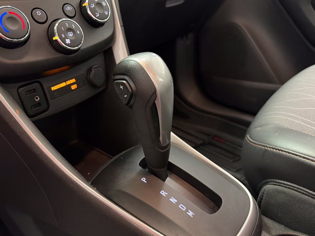 Used 2019 Chevrolet Trax LT w/ LT Convenience Package FWD image 21