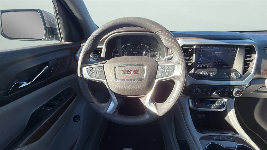 Used 2022 GMC Acadia SLE w/ Driver Convenience Package image 17