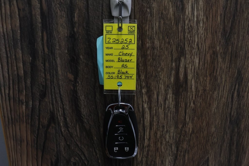 Used 2025 Chevrolet Blazer RS image 36