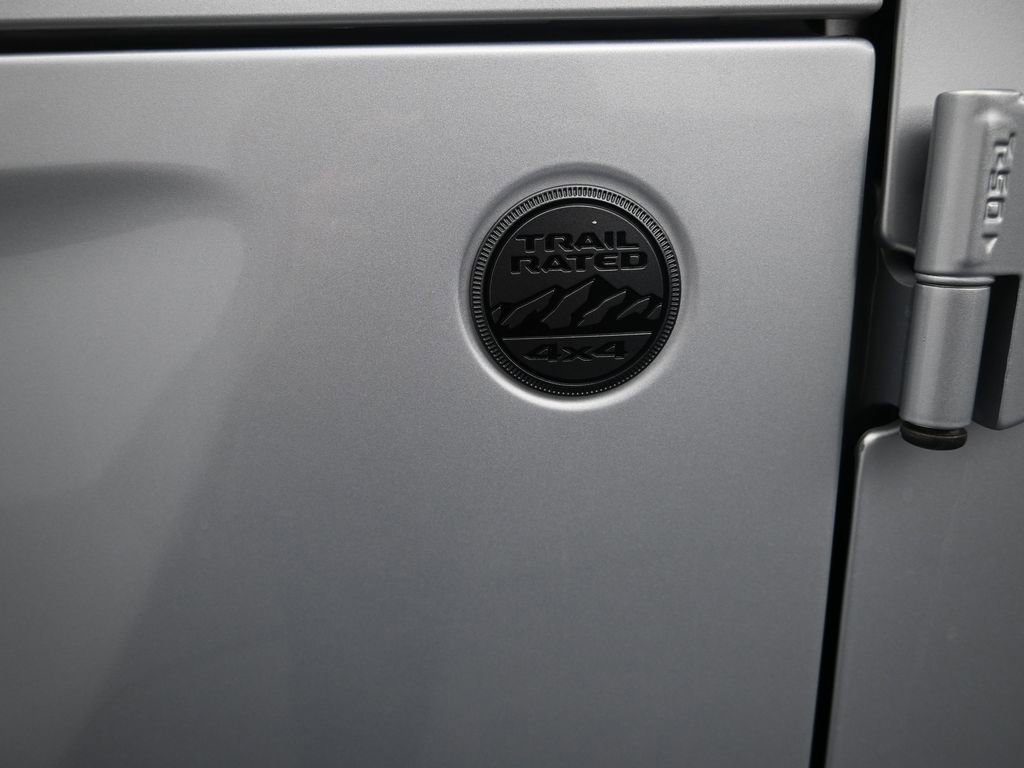 Certified 2022 Jeep Gladiator Willys image 26