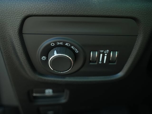 New 2026 Jeep Grand Cherokee L 4WD image 36