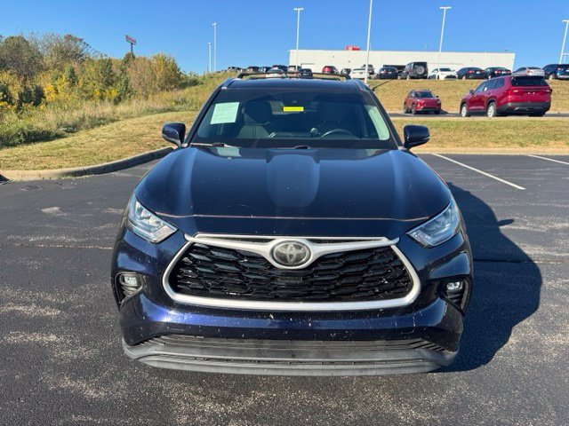 Used 2020 Toyota Highlander XLE AWD/4WD image 8