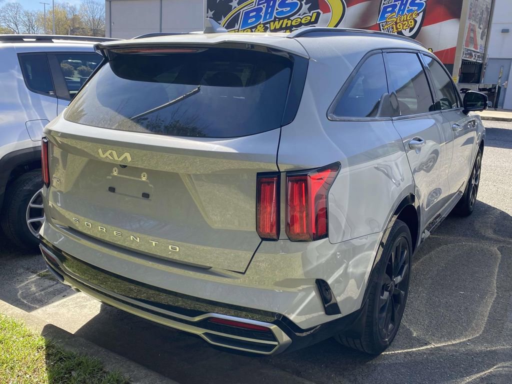 Used 2022 Kia Sorento SX image 4
