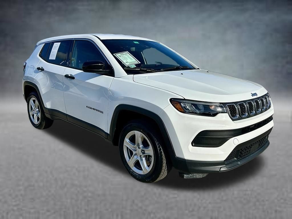 Used 2024 Jeep Compass Sport AWD/4WD image 3