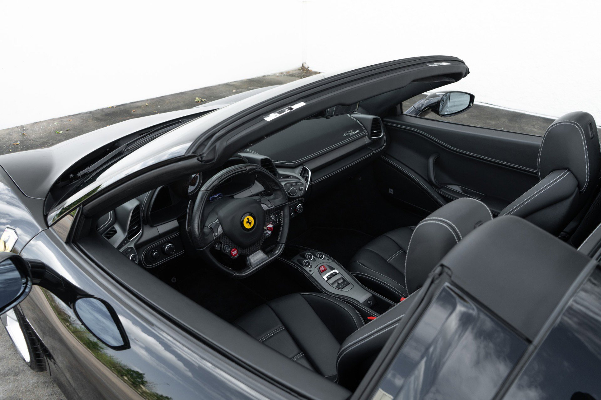 Used 2013 Ferrari 458 Spider image 18