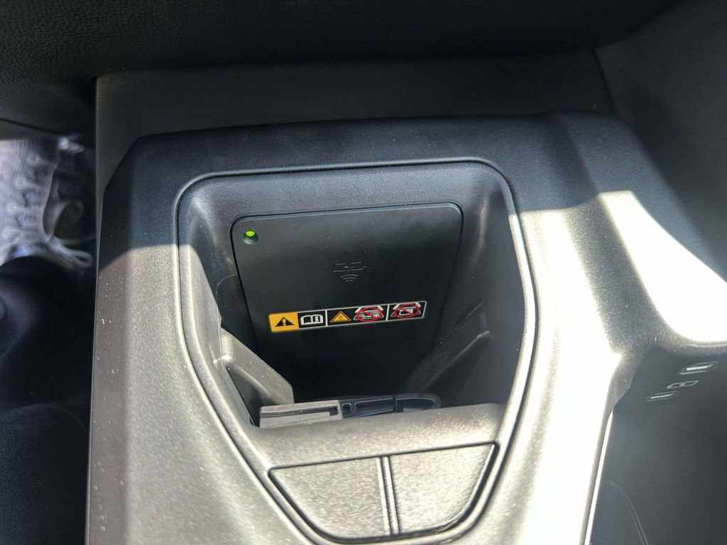 Used 2023 Toyota Crown Limited image 28