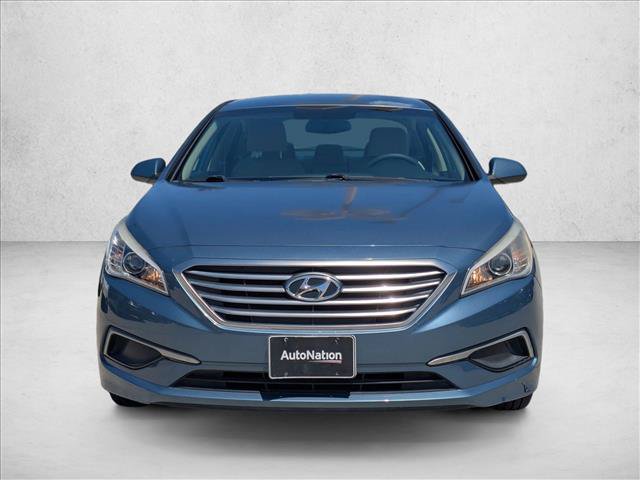 Used 2017 Hyundai Sonata SE FWD image 2