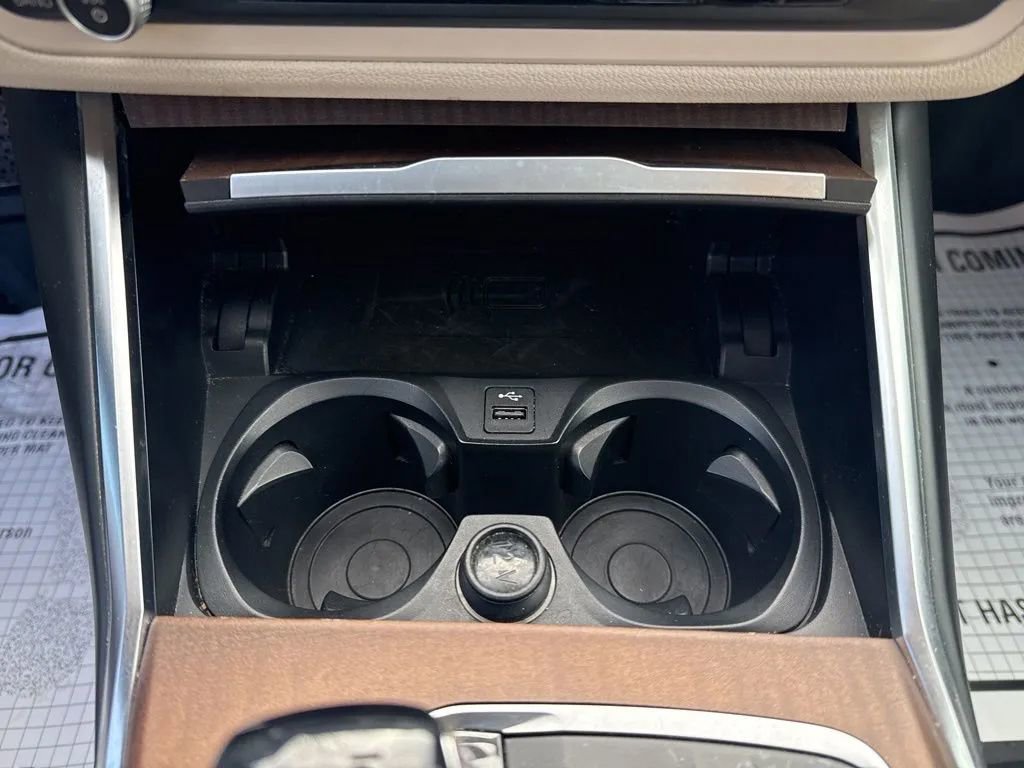 Used 2021 BMW 330i xDrive Sedan AWD/4WD image 24