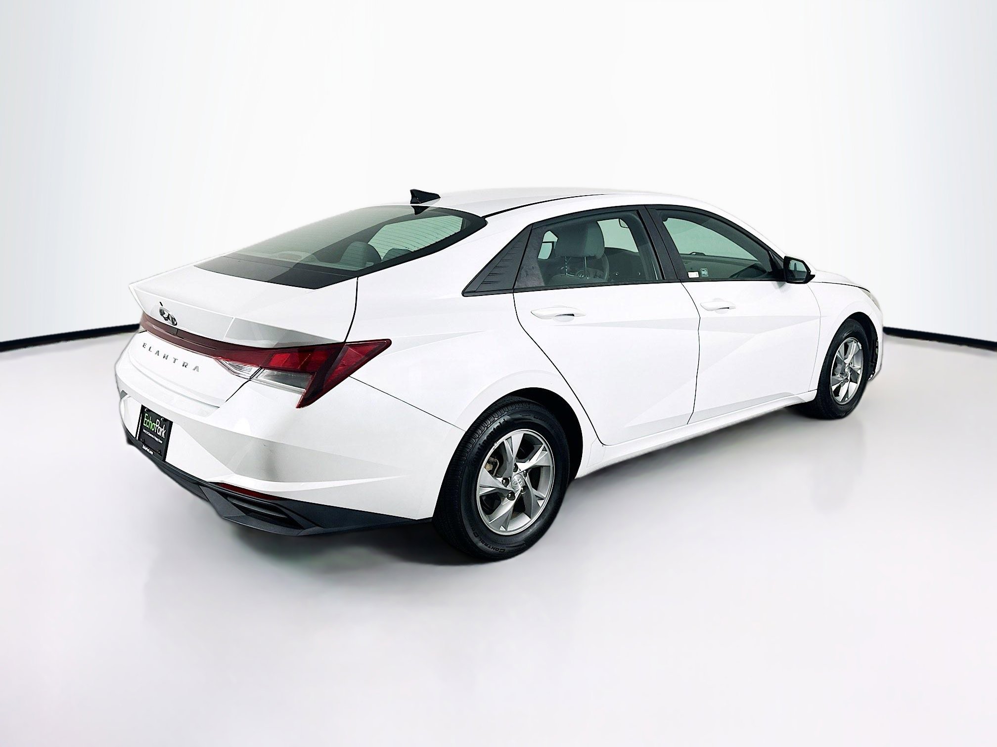Used 2021 Hyundai Elantra SE image 9