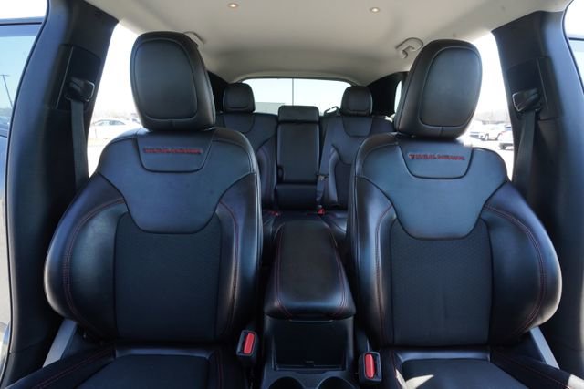 Used 2021 Jeep Cherokee Trailhawk AWD/4WD image 34