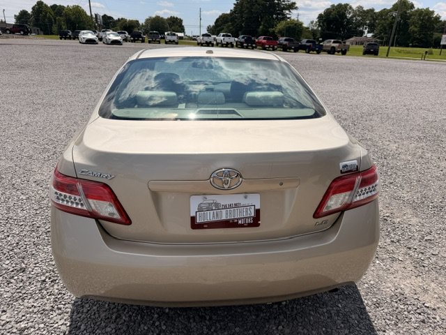 Used 2010 Toyota Camry SE FWD image 5