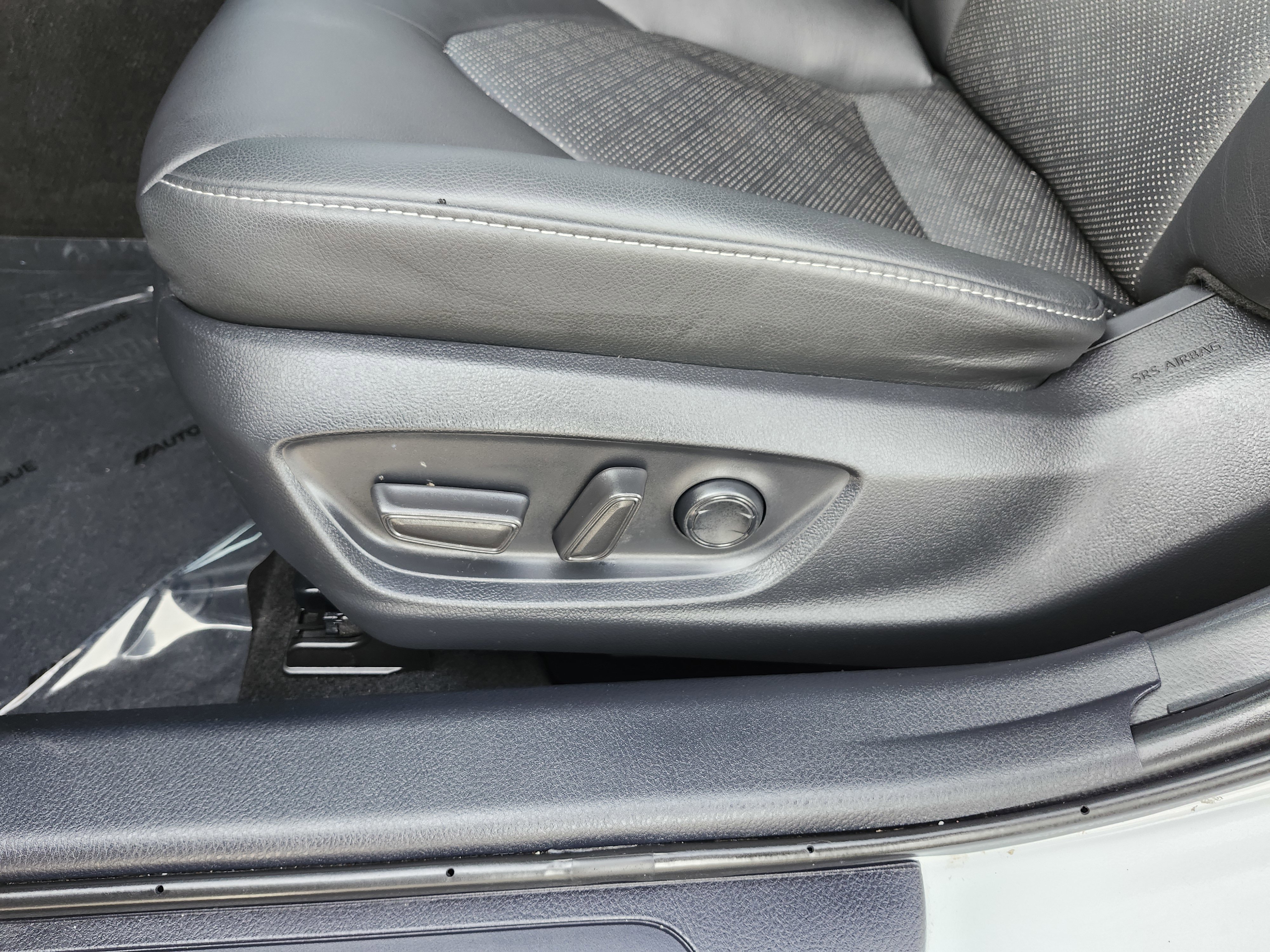 Used 2024 Toyota Camry XSE w/ Navigation Package image 27