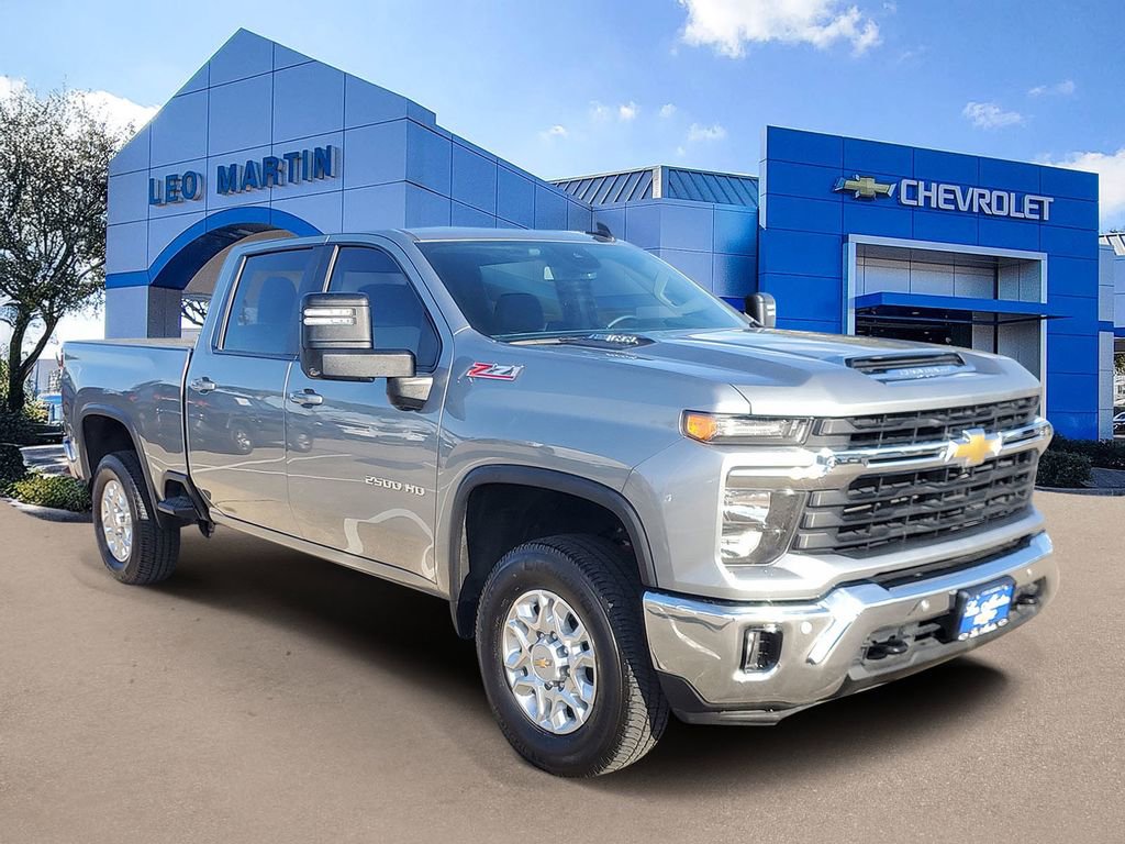 Used 2025 Chevrolet Silverado 2500 LT w/ Safety Package image 2