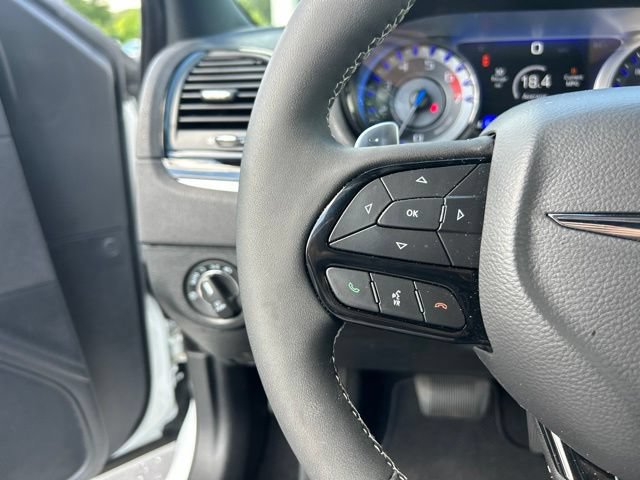 Used 2022 Chrysler 300 S w/ Comfort Group RWD image 19