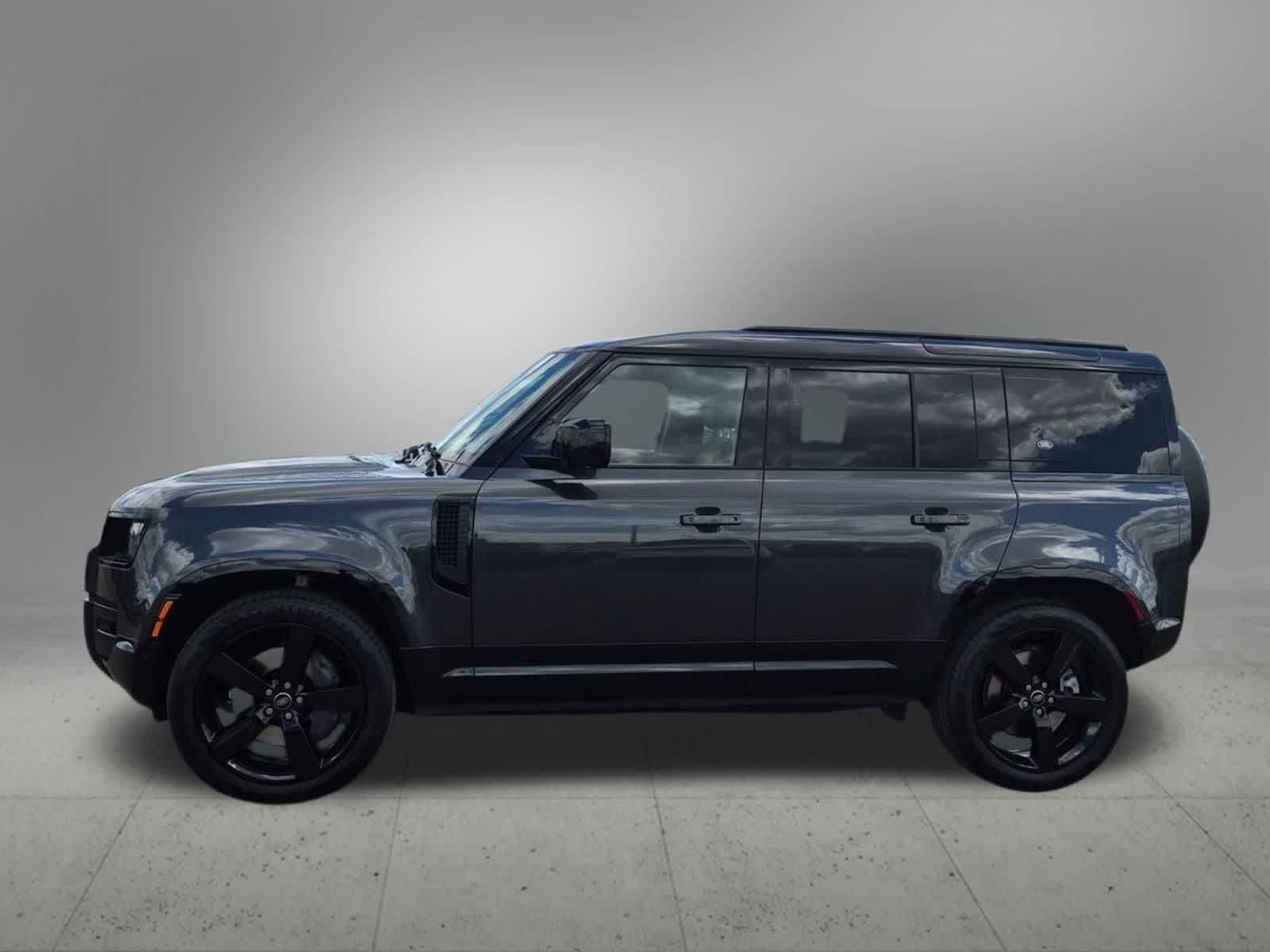Certified 2023 Land Rover Defender 110 X-Dynamic SE AWD/4WD image 3