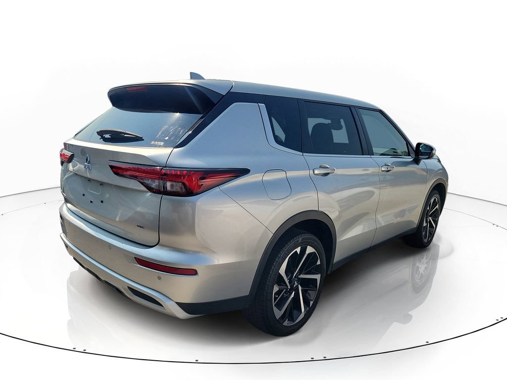 Used 2024 Mitsubishi Outlander SE AWD/4WD image 4