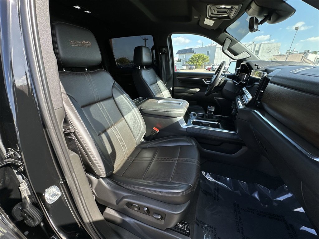 Used 2022 Chevrolet Silverado 1500 High Country w/ Technology Package image 35