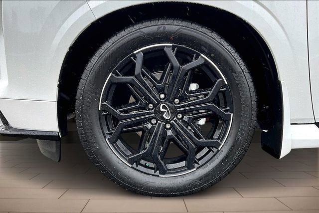 Certified 2026 INFINITI QX80 4WD image 9