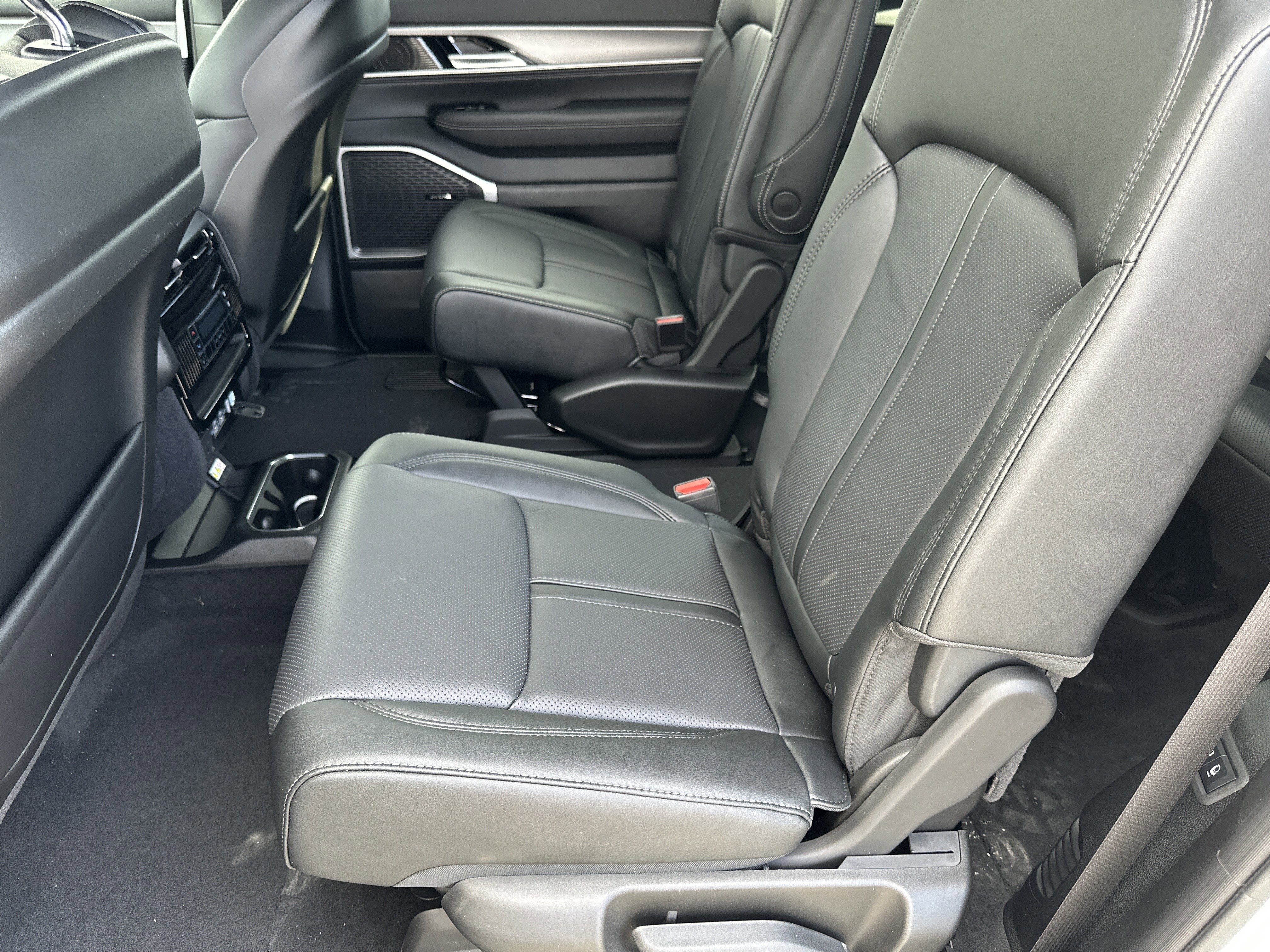 New 2026 Jeep Grand Wagoneer Limited w/ Convenience Group I image 14