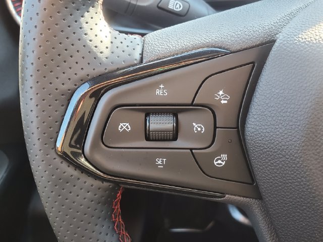 Certified 2024 Chevrolet Trax RS w/ Driver Confidence Package FWD image 21