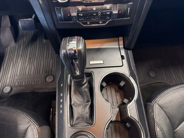 Used 2018 Ford Explorer XLT w/ Equipment Group 202A AWD/4WD image 14