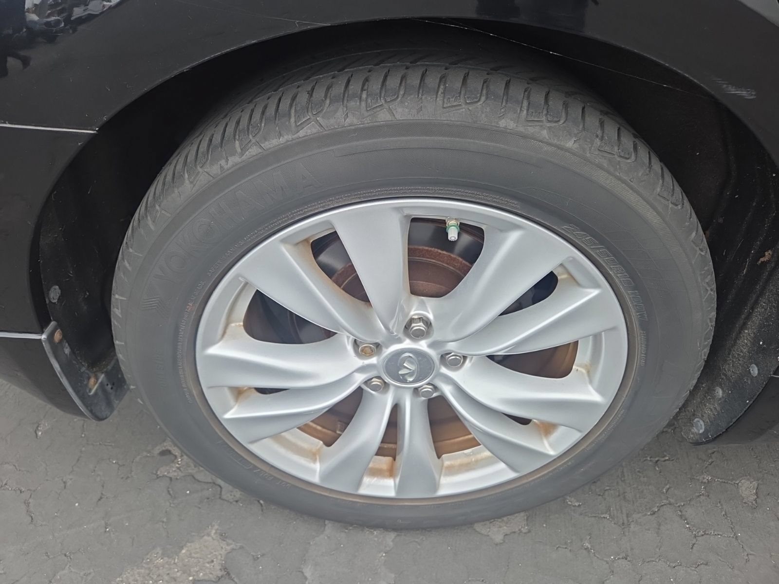 Used 2011 INFINITI M37 w/ Deluxe Touring Pkg RWD image 4