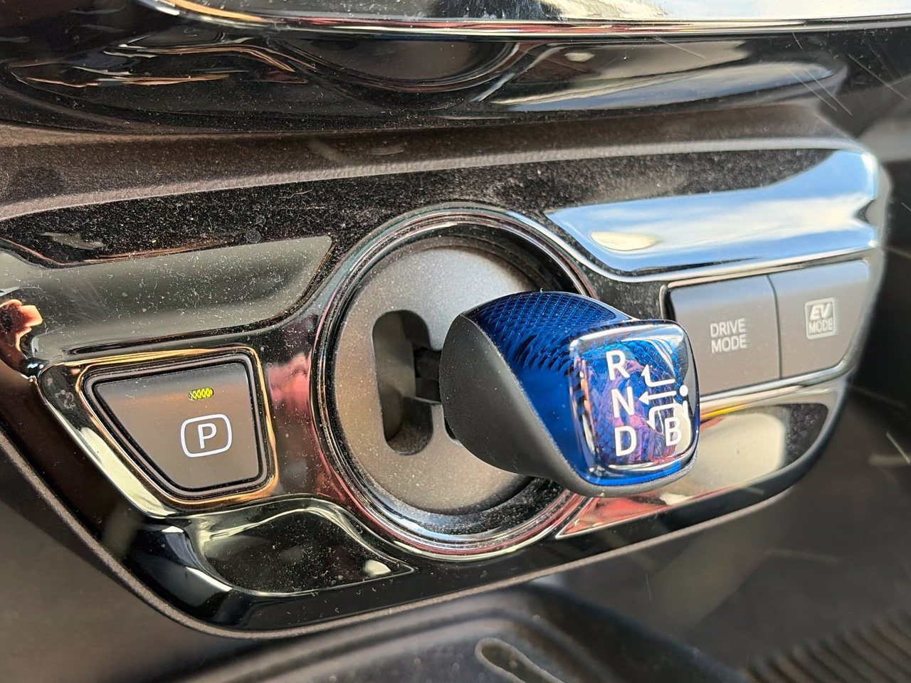 Used 2022 Toyota Prius LE FWD image 8
