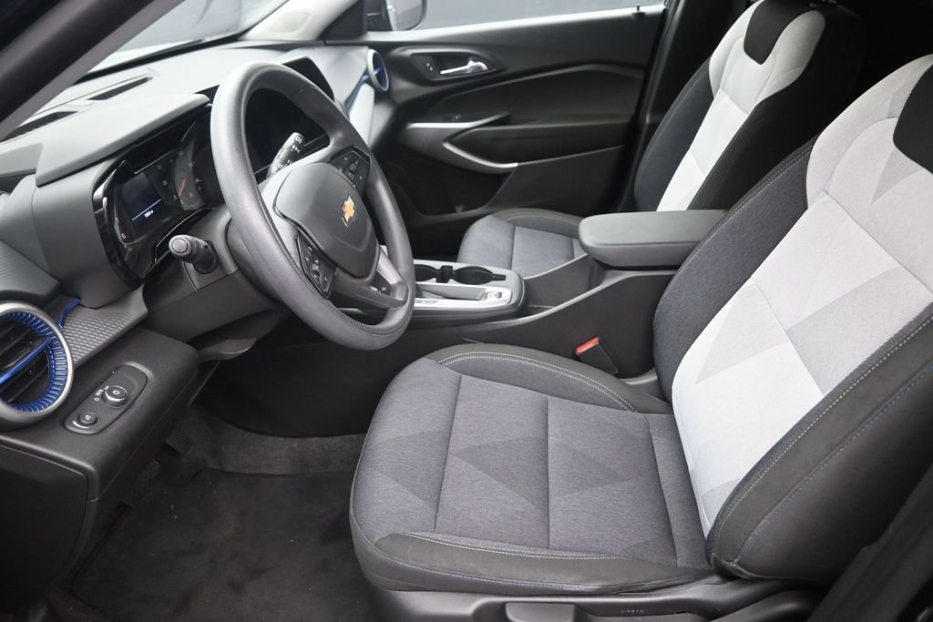 Used 2024 Chevrolet Trax LS FWD image 13