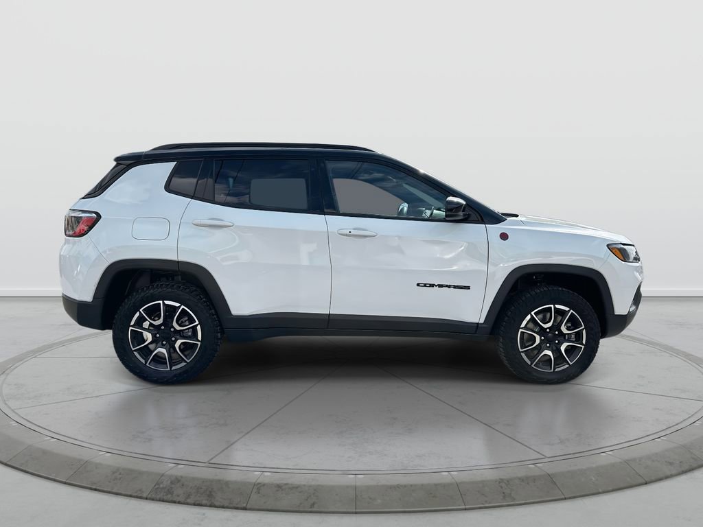 Used 2024 Jeep Compass Trailhawk image 4