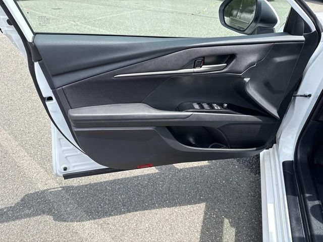 Used 2025 Toyota Camry LE AWD/4WD image 13